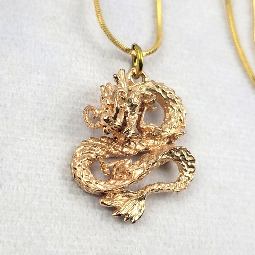18k plated ropechain dragon pendant necklace 30"‎ long chain